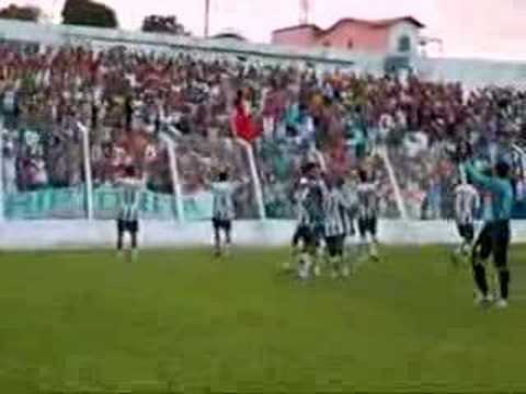 Torcida alviverde comemora no final de Poções 1x2 ECPP