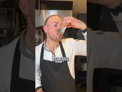 Open Oysters LIKE A CHEF