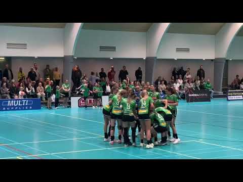 VOC Amsterdam viert feest na winst op Quintus (Eredivisie Handbal)