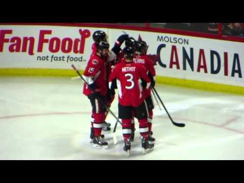 Kyle Turris scores a goal during the Kings @ Senators hockey game