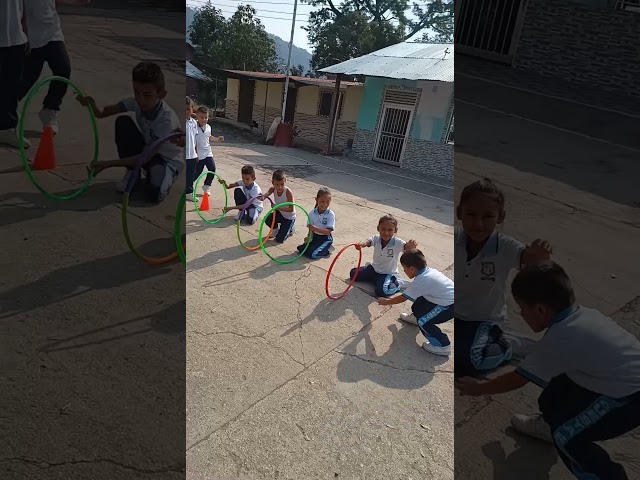 Vídeo relacionado con Juego de Mikado - 5-en-1 Juego de equilibrio de Madera para Lanzamiento de Palos | de Aprendizaje para Actividades Motricidad Fina - para Kindergarten, Casa, Clase, Preescolar - Coordinación