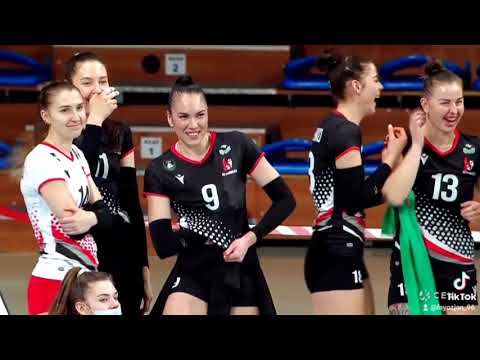 ПОЛНОЕ ВИДЕО Юлия Герасимова поднимает настроение - Горячие танцы украинок на волейболе