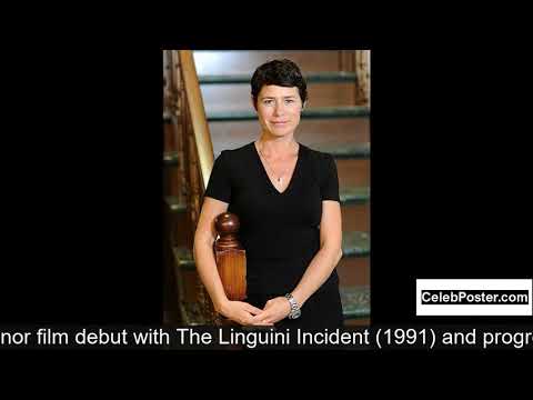 Maura Tierney Age
