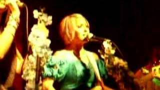 Tilly and the Wall-Sing Songs Along