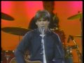 Ricky sings " That's Alright Mama "(Live) 