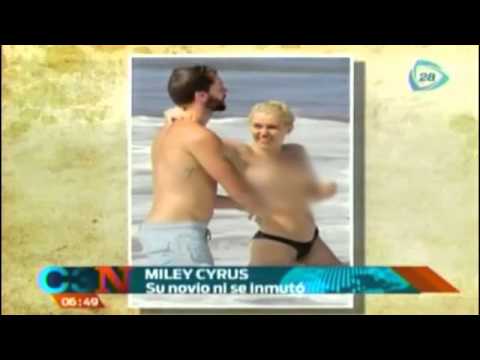 download lagu mp3 mp4 Miley Cyrus Desnuda En La Playa, download lagu Miley Cyrus Desnuda En La Playa gratis, unduh video klip Miley Cyrus Desnuda En La Playa
