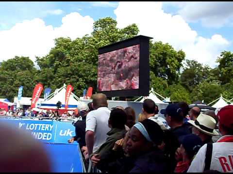 2011 Dextro Energy London Triathlon - Elite Men's Race - Start, Swim & Bike.