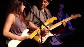 Ronnie Earl with Julie Melucci at The Narrows, Fall River, 6 19 2010.MP4