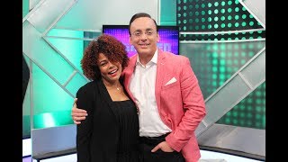 Cheddy besa a Aguiló en Bien de Bien