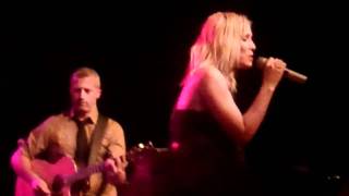 Put Your Arms Around Me - Natasha Bedingfield - Philadelphia 6/12/11