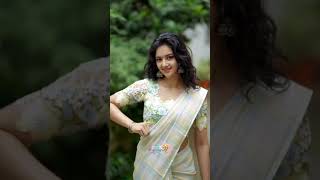 Download lagu Elina Devia shows her saree #elinadevia #ytviral #saree #fbstory #trending #vigo #tiktok #reel #yt mp3