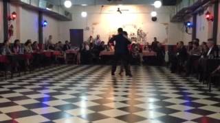 Sin Rumbo, bailan Hiroshi Yamao y Kyoko Yamao