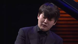 Download the video "Rachmaninoff piano concerto No.2 ㅣ Seong-jin Cho (HELSINKI, FINLAND)"