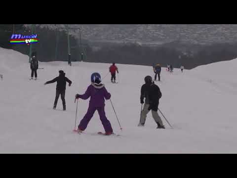 Jurnal MUSCEL TV 22 01 2021 Se schiază pe pârtia Mățău! Instalația de teleschi este funcțională!