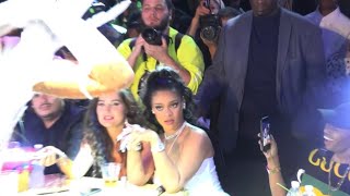 Rihanna flips off model