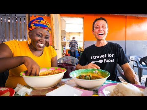 Street Food in Ghana - GIANT CHOP-BAR LUNCH and West African Food Tour in Accra!