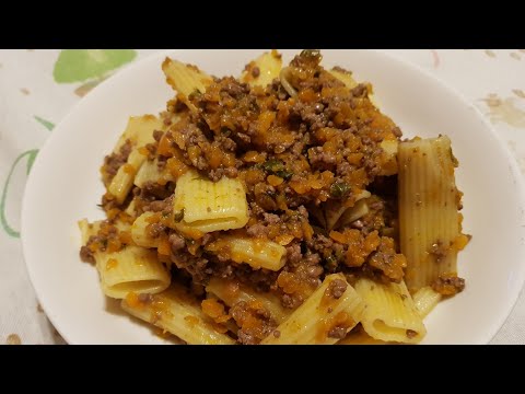 Ricetta Pasta alla genovese un primo piatto buonissimo e facile da preparare (carne alla genovese)