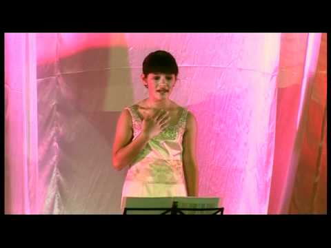 One woman, two lives (Roub Pi, Chivit Mouy)