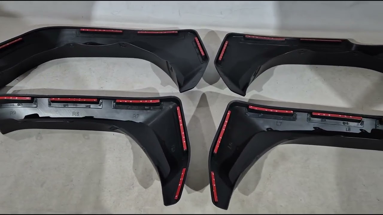 Toyota Hilux 2015– Facelift sada na verzi GR 2024 (pro 2020+) Video 1