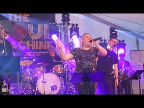 Nicole Scholz - Sängerin bei der Band THE SOULMACHINE