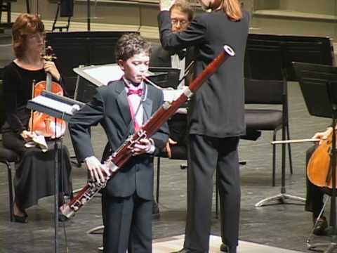 Vivaldi Bassoon Concerto played by James Perlman 12 yrs old