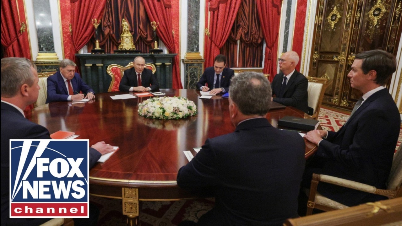 NEW DETAILS: Putin's meeting with top US envoys in Moscow