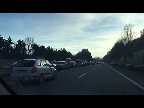 Nach Lkw-Unfall: Stau auf A14