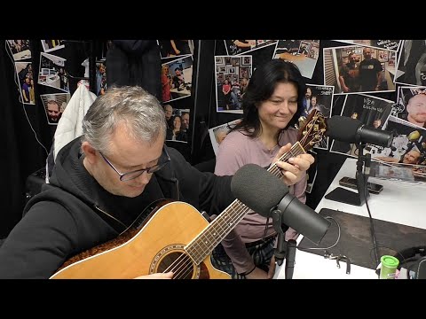 KRÁSNÝ TÓN - Honza a Hanka Nedvědi (akustická verze). Živě Rádio v Nitre 18.12.2024