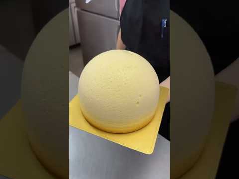 The cutest egg cake in Japan🥚