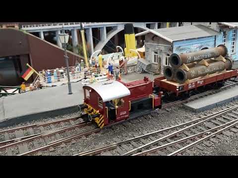 Mannesmann Rohrtransport mit einer Köf II zum Hafen auf der Spur 0 Anlage in Sande.