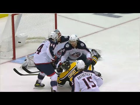 Crosby, Rust score back-to-back from their backs 🐧