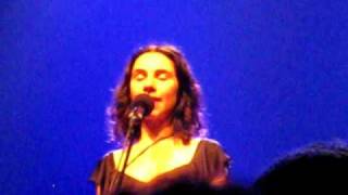 PJ Harvey &amp; John Parish PASSIONLESS, POINTLESS live in Paris COMPLETE bataclan 17/05/09