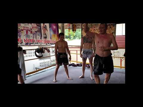 Dieselnoi Teaching Clinch at Petchrungruang with Kru Nu