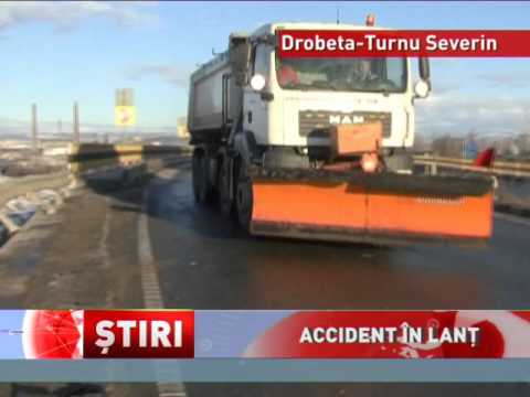 Accident în lanț, la ieșirea din Drobeta-Turnu Severin