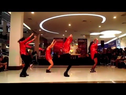 160129 Barbitches 2NE1 cover   Fire, I am the Best at Seven Arrow Anniversary Solo Paragon Mall