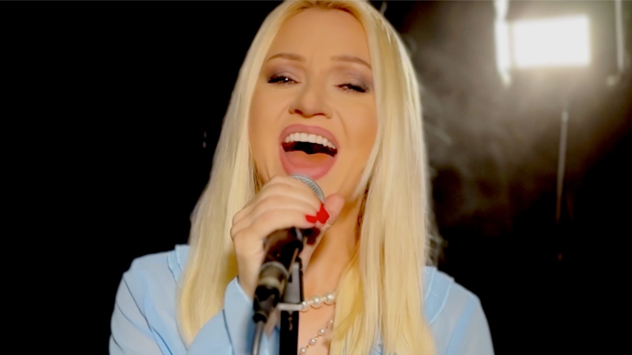 Heaven Is A Place On Earth - Belinda Carlisle (Alyona)