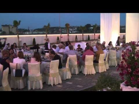 A1 Report - Durrës, Dako shtron darkë  iftari në xhaminë e 4 minareve