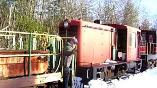 preview picture of video 'CMRR Doubleheader Snowplow Extra Clears MP 27 crossing'