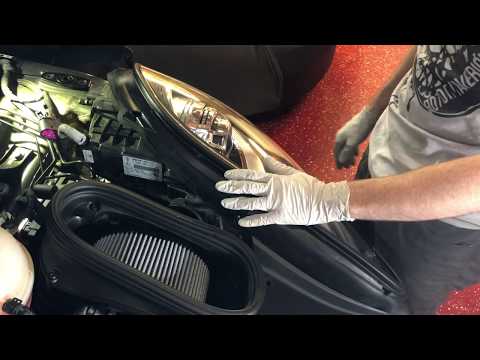 Porsche Macan Headlight Bulb Install / Replacement