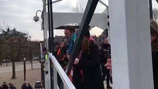 Worldrecord   Longest conga on ice!