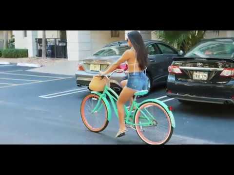 download lagu mp3 mp4 Beach Place Sunny Isles Beach, download lagu Beach Place Sunny Isles Beach gratis, unduh video klip Beach Place Sunny Isles Beach