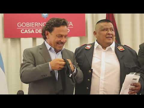 Sáenz entregó a los 36 cuarteles de bomberos voluntarios de Salta subsidios por un total de $70 millones