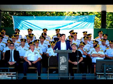 Con una nueva demanda para Milei, Kicillof participó del acto de egreso de 1.547 nuevos policías