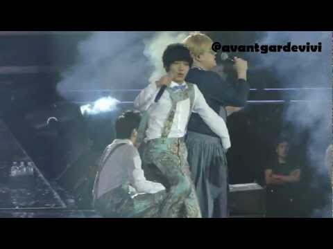[HD/FANCAM 120218] SS4 Singapore: [FUNNY] Yesung shocked by the fireworks