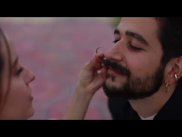 Video zu 'Por Primera Vez' ansehen Video zu 'Por Primera Vez' ansehen