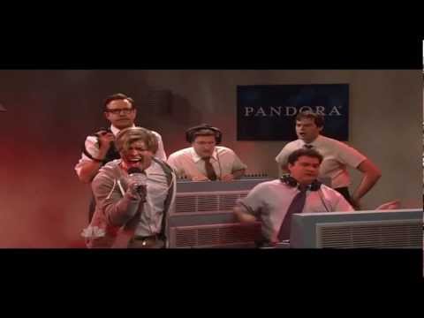 Bruno Mars impersonates Michael Jackson Beat It - Saturday night Live