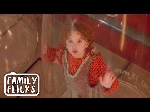 Peagreen Gets Trapped In A Bottle | The Borrowers (1998) | Family Flicks