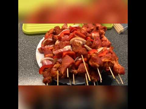 #germanfood#schaschlik Saftiges Schaschlik-juicy Shish kebab in delicious sauce