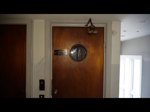 1940 Thomas B. Thrige traction elevator (upgraded) @ Store Kongensgade 96, Copenhagen, Denmark