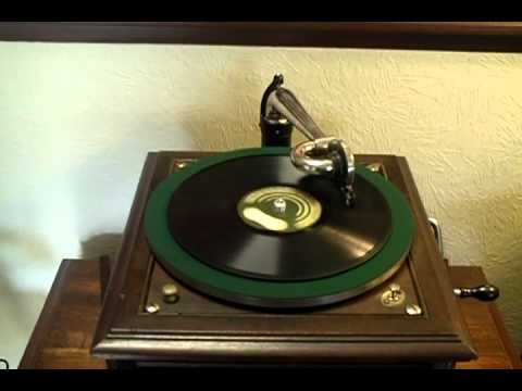 VICTROLA WITH SPINDLE ADAPTER FOR STANDARD PHONOGRAPH RECORDS